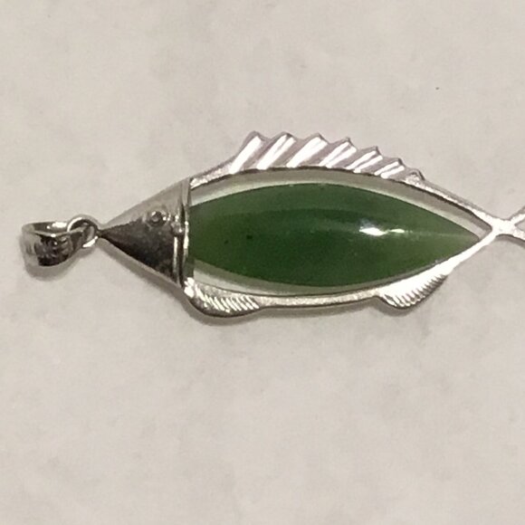 Very lovely sterling silver & jade fish pendant - Picture 2 of 6